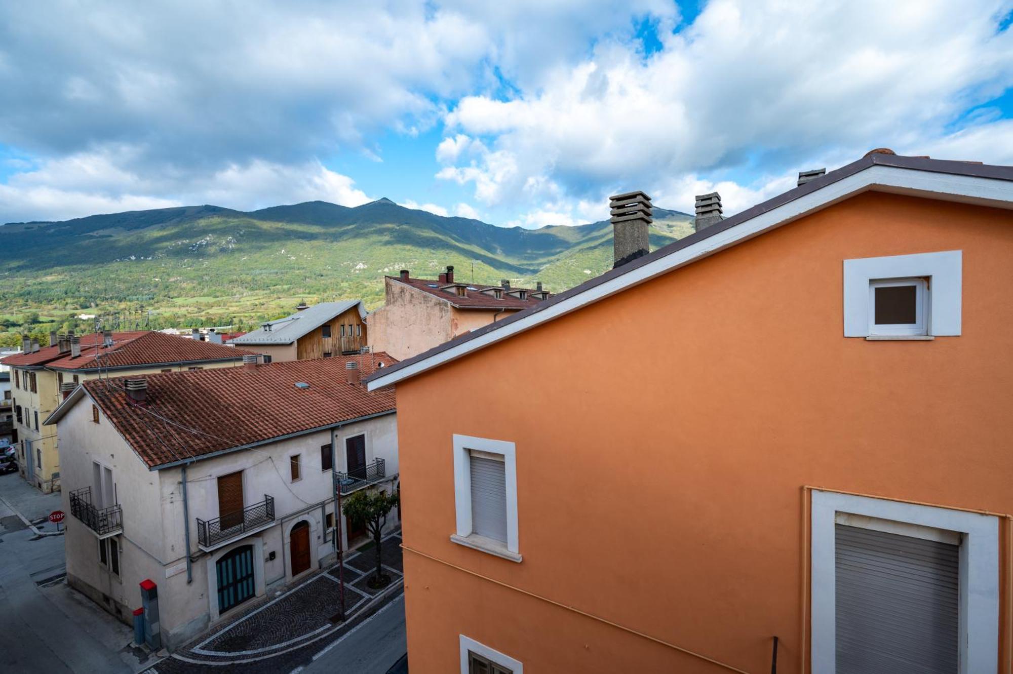 La Mansarda Leilighet Castel Di Sangro Eksteriør bilde